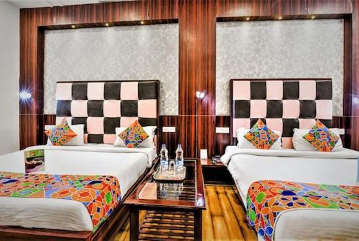 Hotel Metro Lakhnau Kültér fotó