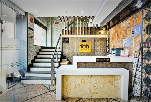 Hotel Metro Lakhnau Kültér fotó